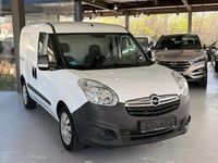 Gebraucht Opel Combo 101 PS (74 kW) 2017 Weiß Van / Kleinbus