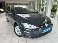 Gebraucht VW Golf VII Trendline 110 PS (80 kW) 2018 Uranograu Limousine