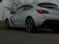 Gebraucht Opel Astra GTC 140 PS (102 kW) 2013 Weiß Coupé