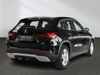 Gebraucht Mercedes GLA200 163 PS (119 kW) 2024 Schwarz SUV