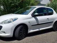 Gebraucht Peugeot 206 68 PS (50 kW) 2012 Weiß Limousine