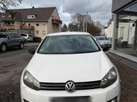 Gebraucht VW Golf VI 86 PS (63 kW) 2011 Weiß Kleinwagen
