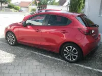 Gebraucht Mazda 2 Edition 90 PS (66 kW) 2015 Rot Limousine