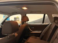 Gebraucht BMW 318 143 PS (105 kW) 2012 Gold Kombi