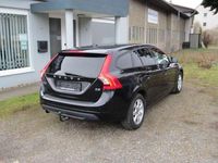 Gebraucht Volvo V60 Kinetic 163 PS (119 kW) 2011 Black sapphire / metallic Kombi