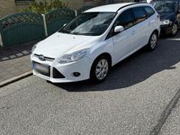 Usata Ford Focus 115 CV (84 kW) 2013 Bianco Station wagon