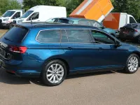 Gebraucht VW Passat Business 150 PS (110 kW) 2024 Blau Kombi