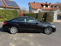 Gebraucht Mercedes E200 184 PS (135 kW) 2010 Schwarz Coupé