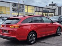 Gebraucht Hyundai i30 99 PS (72 kW) 2024 Rot Kombi