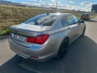 Second-hand BMW 730 245 CP (180 kW) 2009 Argintiu Berlinǎ