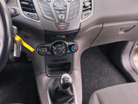 Gebraucht Ford Fiesta 101 PS (74 kW) 2016 Silber Kleinwagen