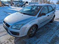 Gebraucht Ford Focus Trend 101 PS (74 kW) 2006 Silber Limousine