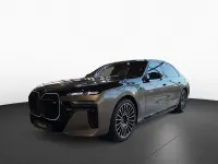 Neu BMW M760e Sport Line 571 PS (419 kW) 2026 Grau Limousine