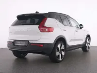Gebraucht Volvo XC40 Core 169 kW (231 PS) 2023 Weiß crystal white / metallic SUV