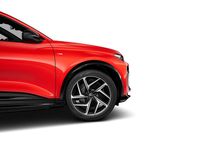 Gebraucht Audi e-tron Basis 225 kW (306 PS) 2026 Soneirarot metallic (metallic) SUV