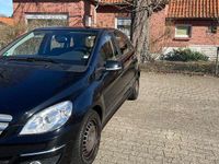 Gebraucht Mercedes B200 140 PS (102 kW) 2010 Schwarz Van / Kleinbus