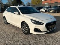 Gebraucht Hyundai i30 140 PS (102 kW) 2018 Weiß Limousine