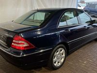 Gebraucht Mercedes C180 143 PS (105 kW) 2005 Blau Limousine