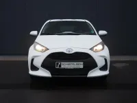 Gebraucht Toyota Yaris 72 PS (52 kW) 2023 Schneeweiß Kleinwagen