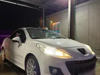 Gebraucht Peugeot 207 CC 122 PS (89 kW) 2013 Weiß Cabrio