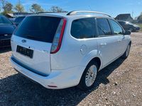 Gebraucht Ford Focus Titanium 109 PS (80 kW) 2010 Weiß Limousine