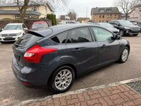 Gebraucht Ford Focus Champions Edition 125 PS (91 kW) 2013 Grau Limousine