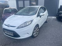 Gebraucht Ford Fiesta Trend 82 PS (60 kW) 2009 Weiß Kleinwagen