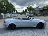 Gebraucht Mercedes CLK320 218 PS (160 kW) 2003 Brillantsilber Cabrio