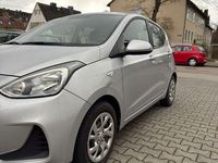 Gebraucht Hyundai i10 Classic 67 PS (49 kW) 2017 Silber Kleinwagen
