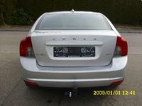 Gebraucht Volvo S40 Kinetic 136 PS (100 kW) 2010 Silber Limousine