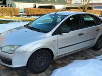 Gebraucht Ford Focus 101 PS (74 kW) 2006 Silber Limousine
