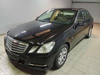Gebraucht Mercedes E200 163 PS (119 kW) 2011 Schwarz/baltic black Limousine