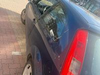 Gebraucht Ford Fiesta 80 PS (58 kW) 2005 Blau Kleinwagen