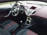 Gebraucht Ford Fiesta Titanium 112 PS (82 kW) 2010 Rot Kleinwagen