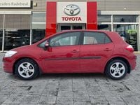 Gebraucht Toyota Auris Travel 99 PS (72 kW) 2012 Red metallic Limousine
