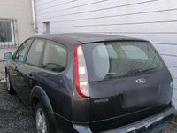 Gebraucht Ford Focus 100 PS (73 kW) 2008 Grau Kombi