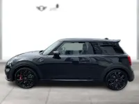 Gebraucht Mini John Cooper Works 231 PS (169 kW) 2024 Schwarz metallic Kleinwagen