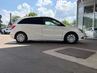 Gebraucht Mercedes B180 122 PS (89 kW) 2012 Calcitweiss  unilack Kleinwagen