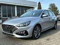 Gebraucht Hyundai i30 Trend 120 PS (88 kW) 2023 Silber Limousine