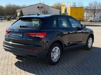 Gebraucht Audi Q3 Basis 150 PS (110 kW) 2019 Schwarz SUV