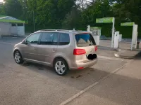 Gebraucht VW Touran 140 PS (102 kW) 2015 Gold Van / Kleinbus