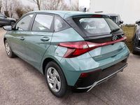 Neu Hyundai i20 Select 90 PS (66 kW) 2025 Mangrove green mineraleffekt Kleinwagen