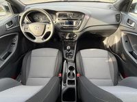 Gebraucht Hyundai i20 84 PS (61 kW) 2018 Weiß Limousine