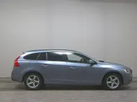 Używany Volvo V60 Kinetic 150 KM (110 kW) 2017 Niebieski Kombi