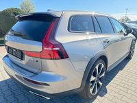 Gebraucht Volvo V60 CC 190 PS (139 kW) 2019 Grau Kombi