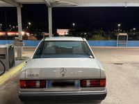 Gebraucht Mercedes 190 72 PS (52 kW) 1989 Silber Limousine