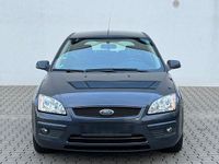 Gebraucht Ford Focus Ghia 125 PS (91 kW) 2007 Grau Kleinwagen