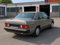 Gebraucht Mercedes 190 122 PS (89 kW) 1989 Grau Limousine