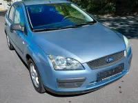 Second-hand Ford Focus 115 CP (84 kW) 2005 Albastru Hatchback