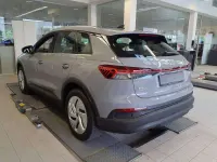 Gebraucht Audi Q4 e-tron Comfort 125 kW (170 PS) 2023 Kieselgrau SUV